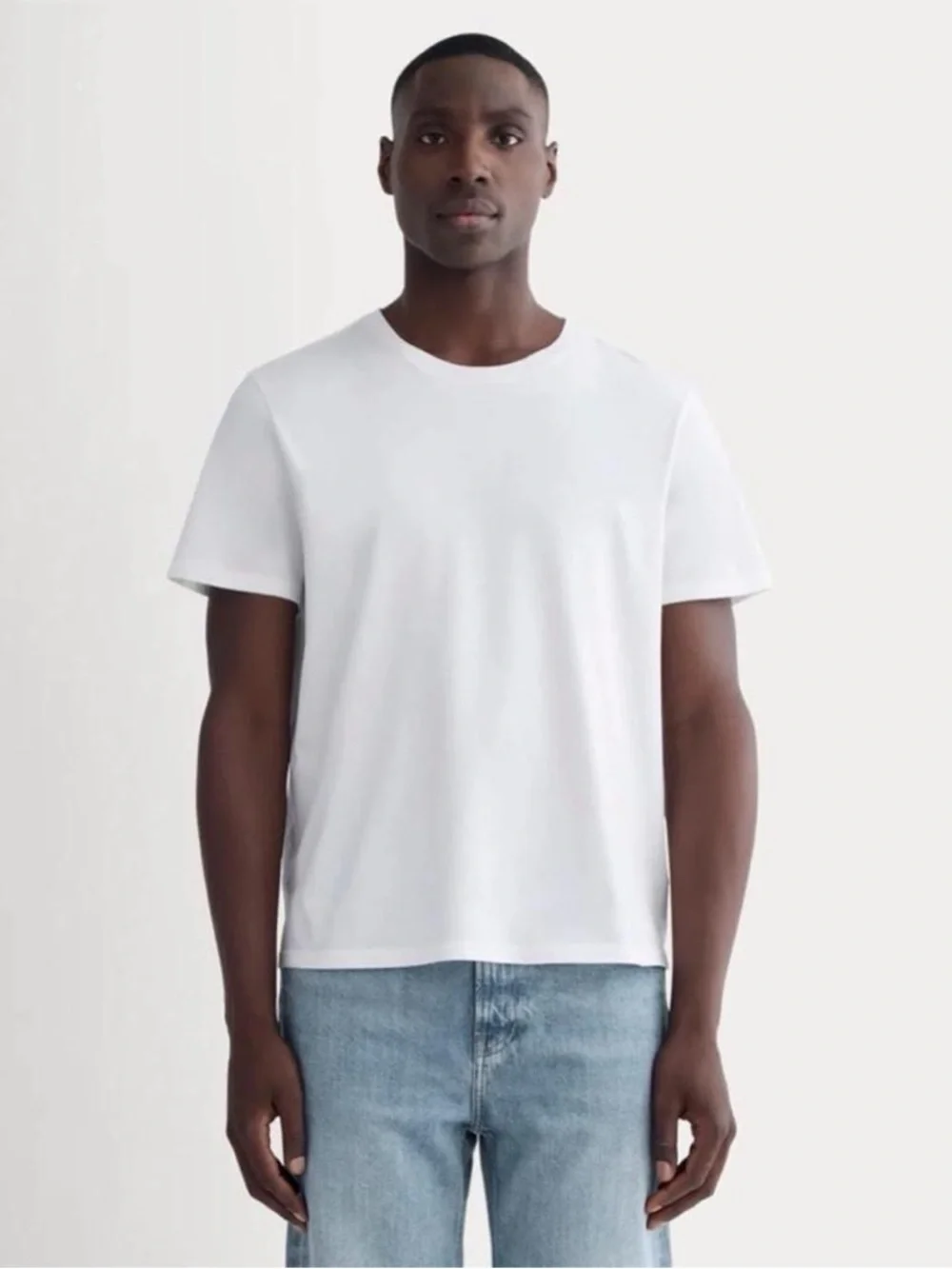 5 Pack Uniform Essential Organic Crew Tees by Everlane - Picture 4 of 6